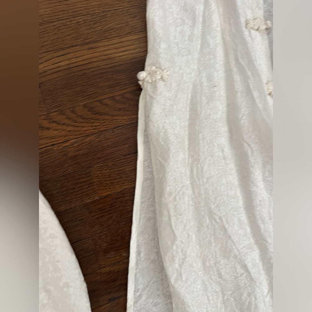 100% Silk Set from Vietnam - Picture 9 of 11